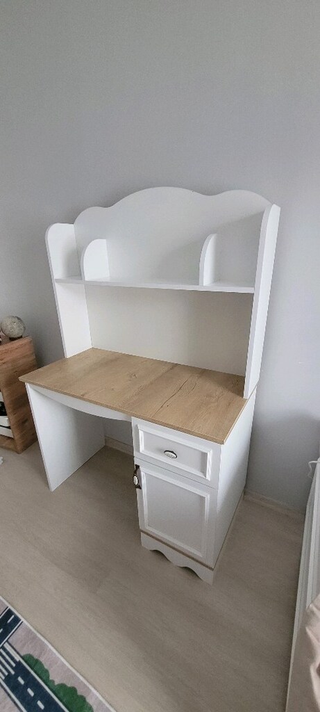 Az Kullanılmış Tertemiz Çocuk / Çalışma Masası ve Kitaplığı - 6