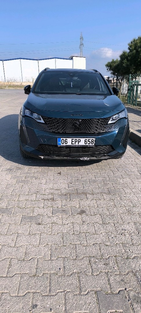 2023 model Peugeot 5008 GT paket hatasız full orjinal 104000 km'de - 5