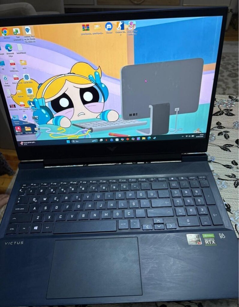 HP VİCTUS - 4