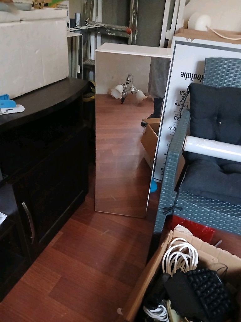 88x30 ölçülerinde ahsapba yapısık ayna 2 adet var - 2