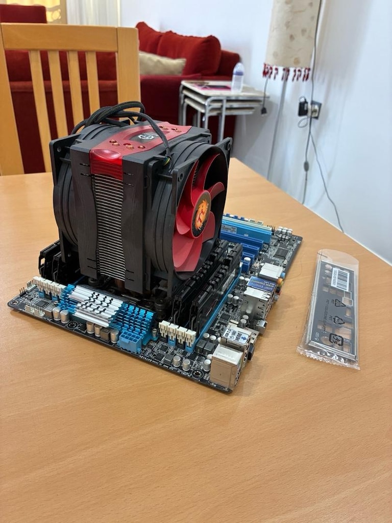 Intel Core i7-4930K + Asus anakart + 32GB Kingston Ram Kit - 5