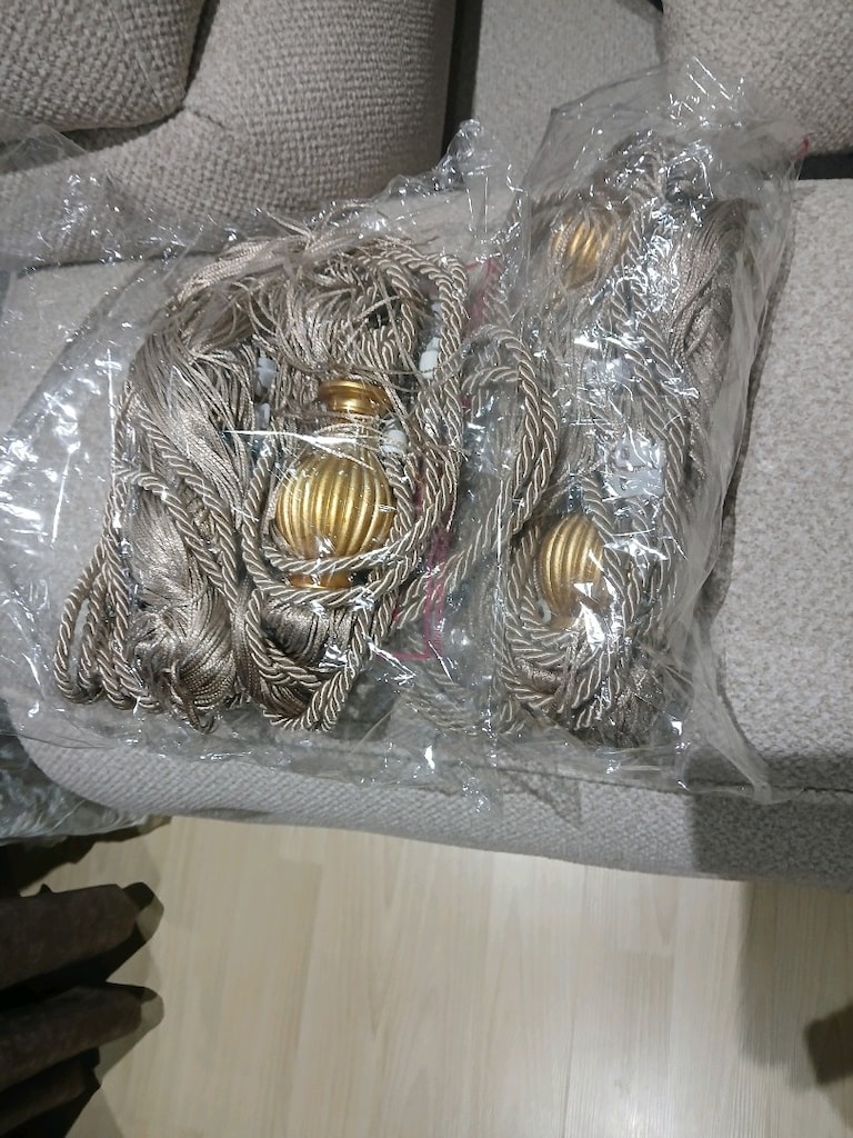4 adet fon perde aksesuarları. - 5