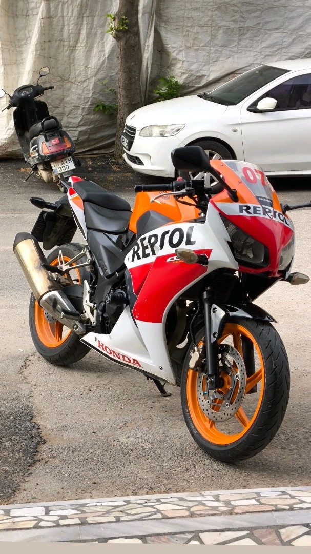 HONDA CBR 250 R REPSOL (ACİL SON 1 HAFTALIK FİYAT)