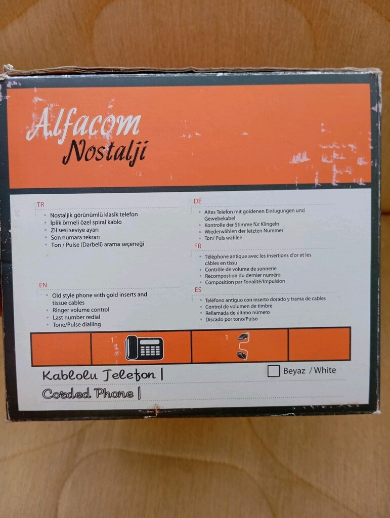 Nostaljik telefon. Çalışıyor - 9