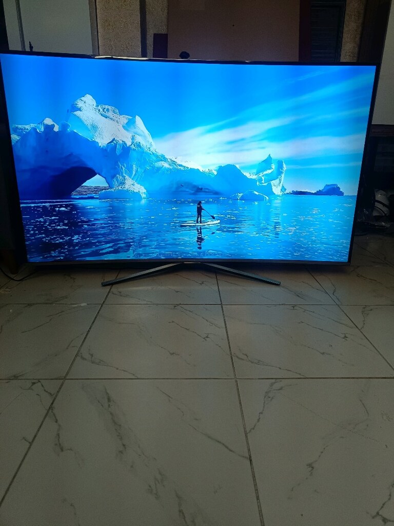 Samsung 65 inç curvert Smart TV - 3