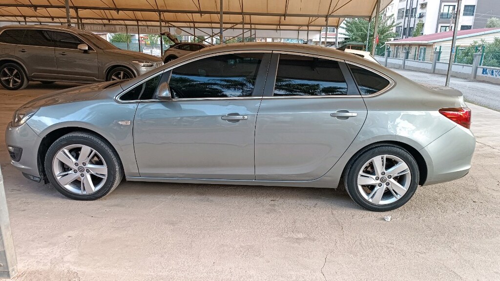 Opel Astra 2015 model sedan 1.6 CDTI 136 beygir sport paket dizel - 4