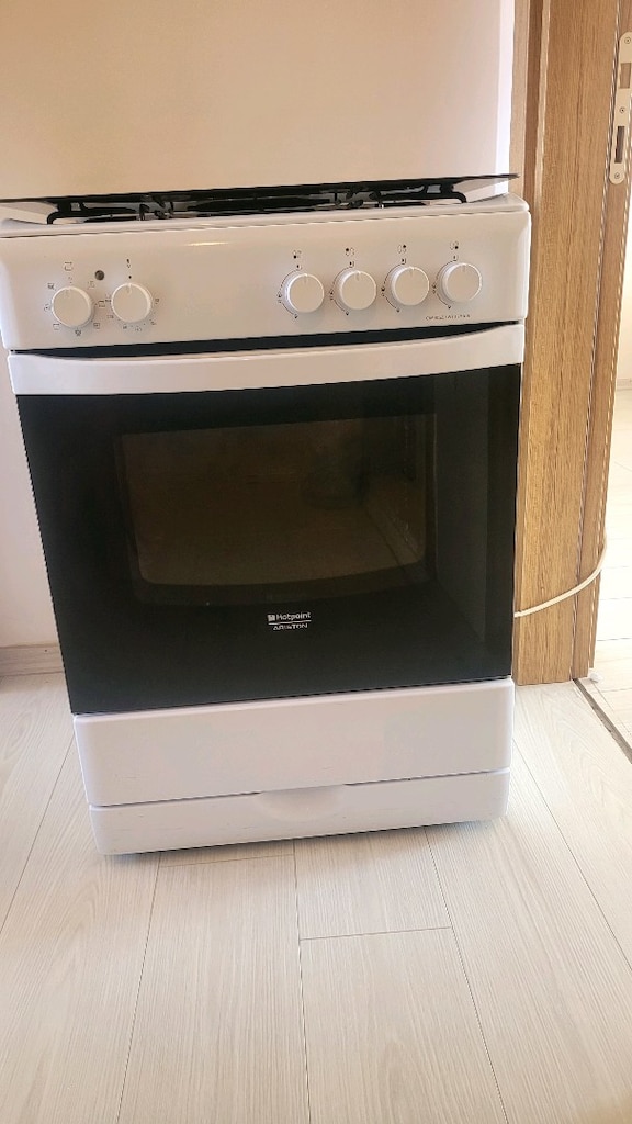 Hotpoint Ocaklı Turbo Fırın - 2