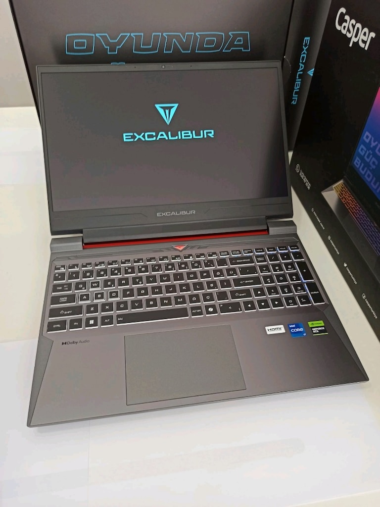 Casper Excalibur i7 G870 RTX5050 - 3