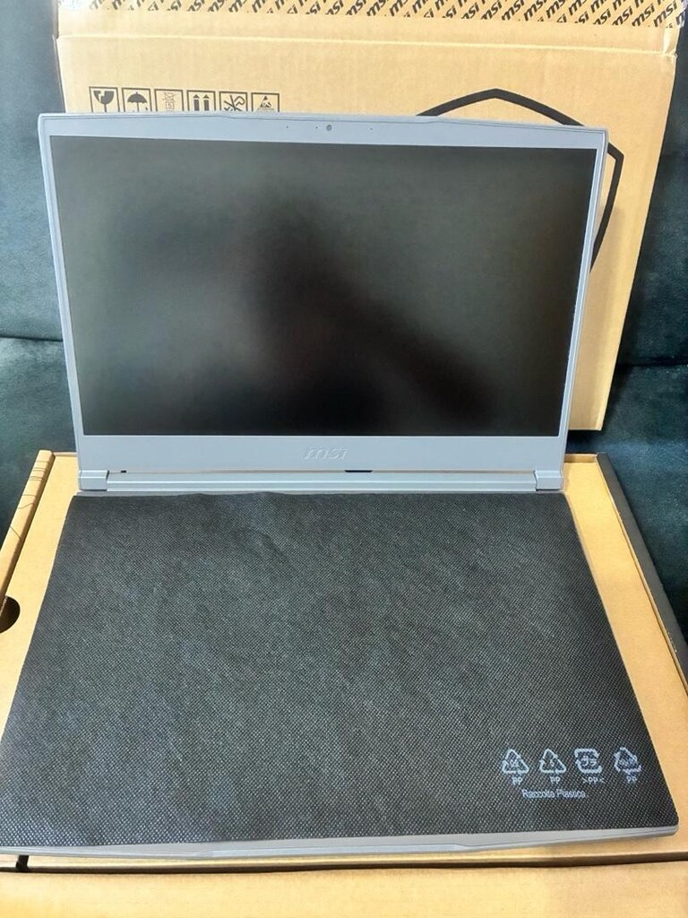 msı thin 15 gaming laptop - 12