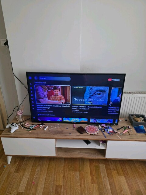 GRUNDİG TELEVİZYON 49 inç 123 Ekran