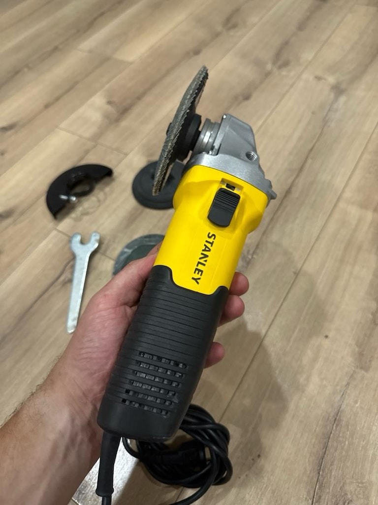 Stanley STGS7115 Avuç Taşlama Kesme Makinesi (710W - 115mm) - Temiz - 5