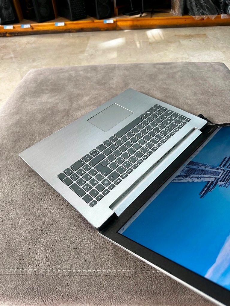 Lenovo Laptop Intel İşlemci 8 GB RAM 256 GB SSD 15.6" Ekran - 5
