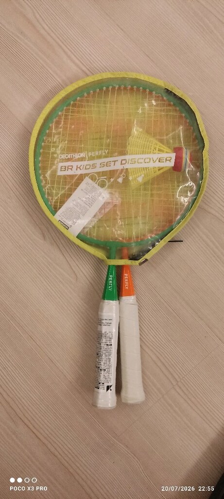 Decathlon perfly badminton seti.1 kutu yedek topuyla. - 2