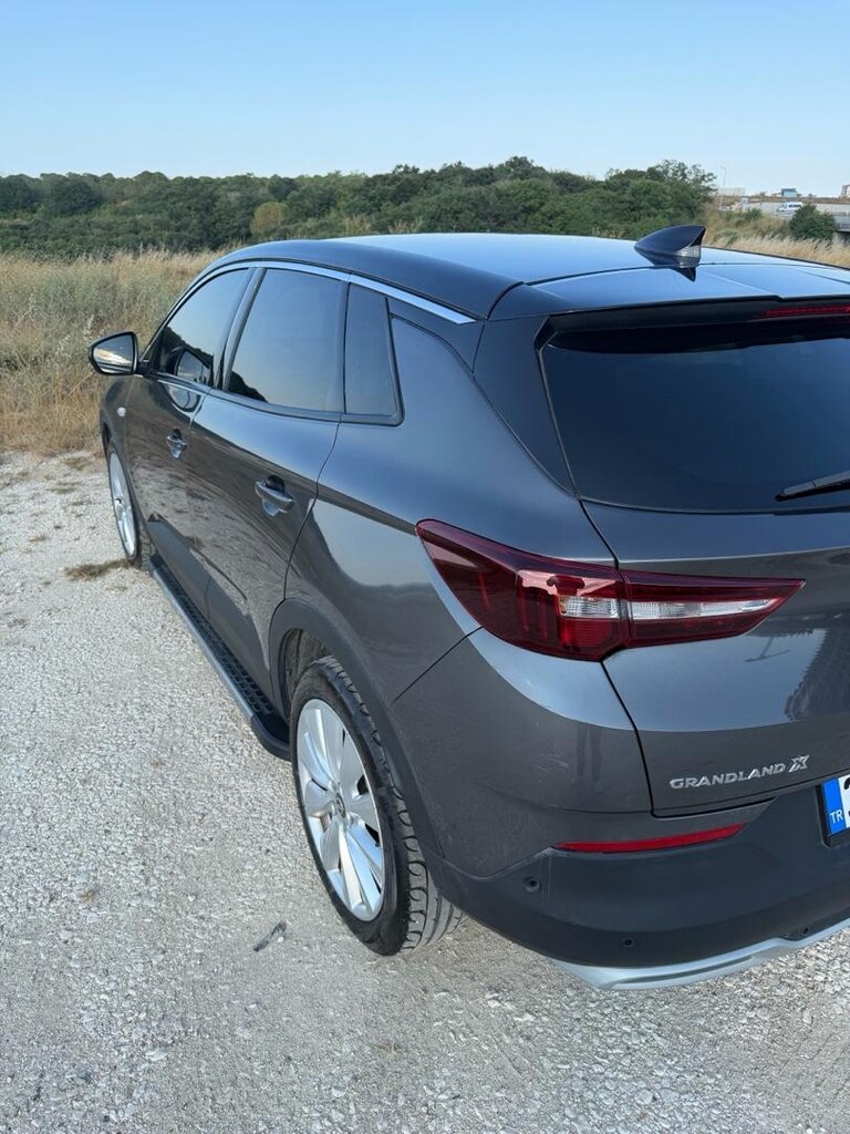 Opel Suv Garaj Arabası, kışın kar, yazın güneş görmedi. - 2