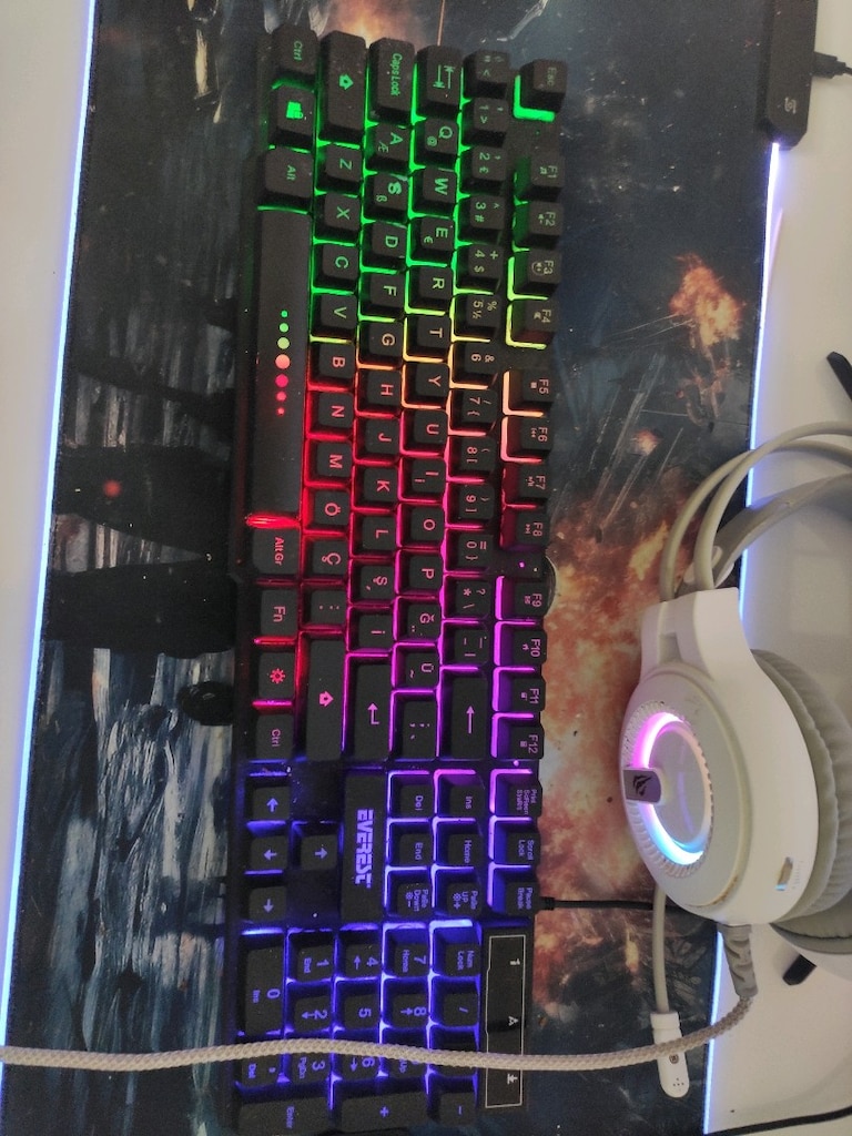 SATILIK OYUNCU BİLGİSAYARI + 165 Hz MONİTÖR