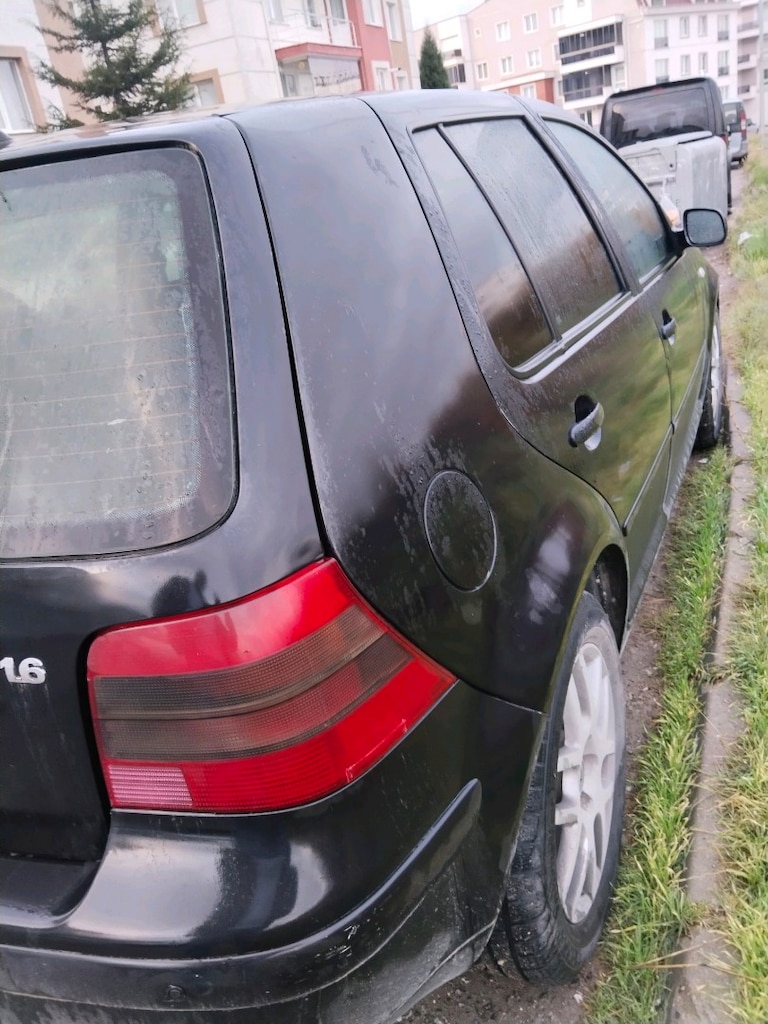 Volkswagen Golf - 3