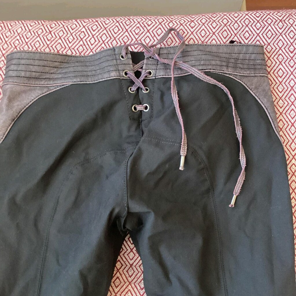 Harley Davidson mor tonlu kadın sürüş pantolonu. iç astarı saten mor. - 7