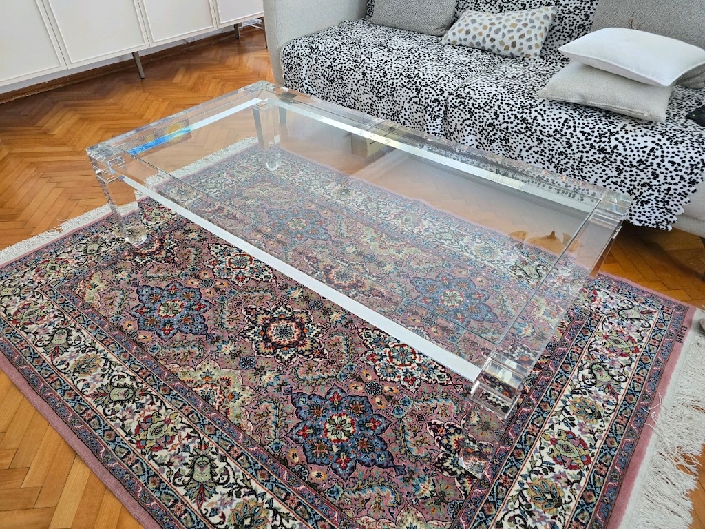 İtalyan Üretimi Kalın Dökme Akrilik Orta Sehpa