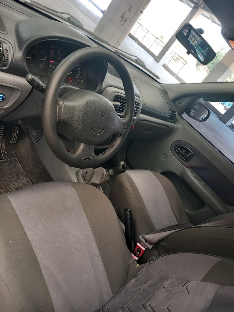 Renault Clio - 9