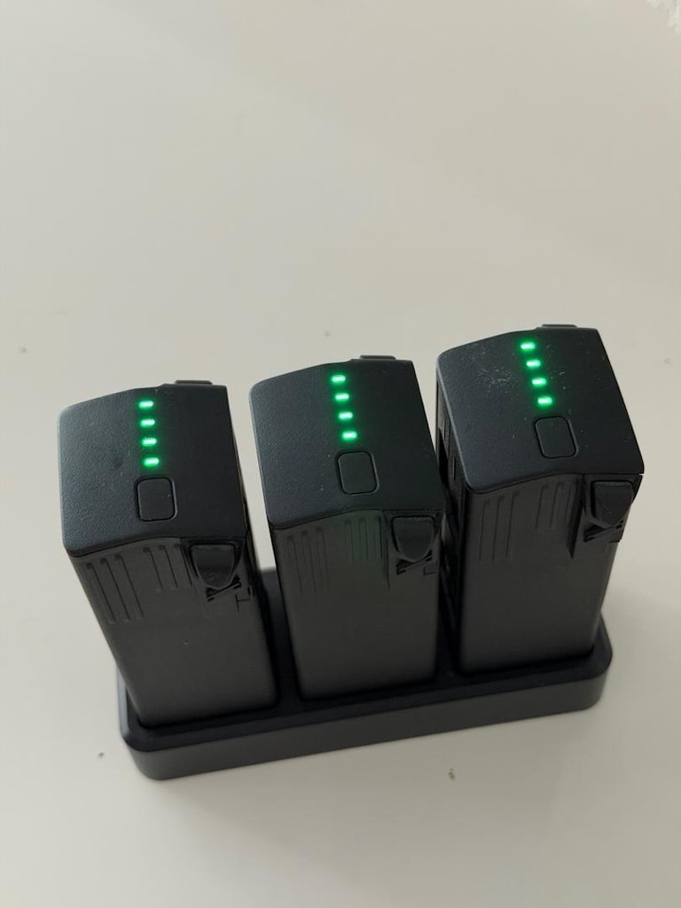 Dji mavic 3 batarya ve şarj standı
