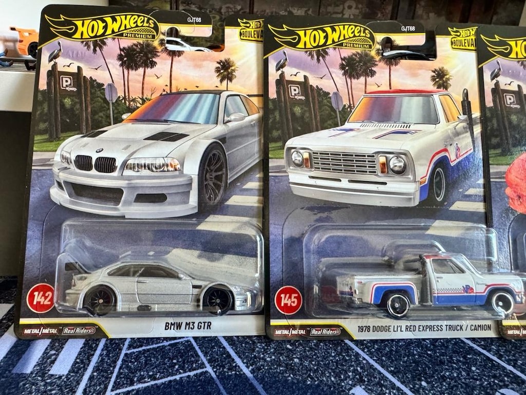 HOTWHEELS PREMIUM BOULEVARD SET - 2