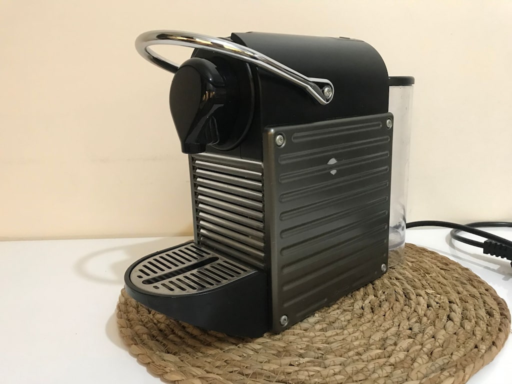 Nespresso Kahve Makinesi ve Süt Köpürtücüsü - 8