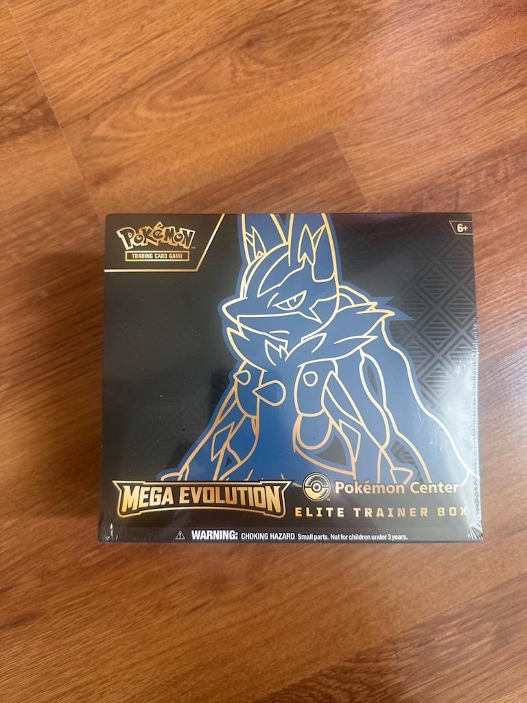 Pokemon Center Mega Evalution ETB