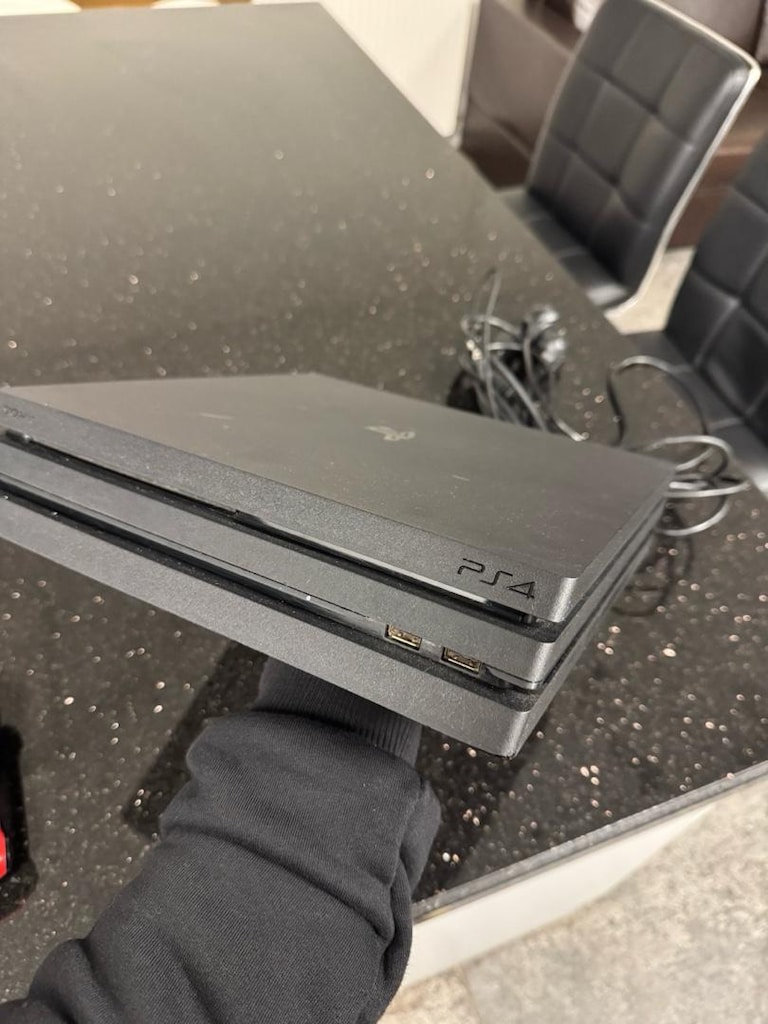 PS 4 PRO TEMİZ AÇILMAMIŞ CİHAZ - 3