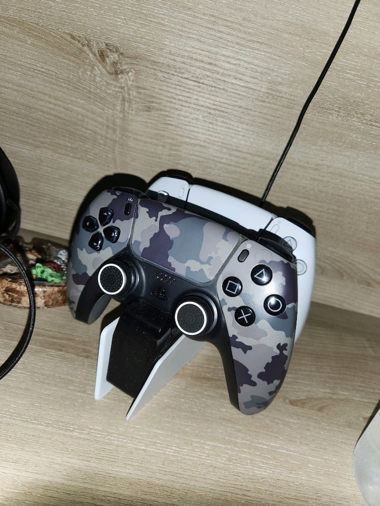 PS5 (1 TB) - Çift Kol, Kablosuz Şarj İstasyonu + Kulaklık - 7