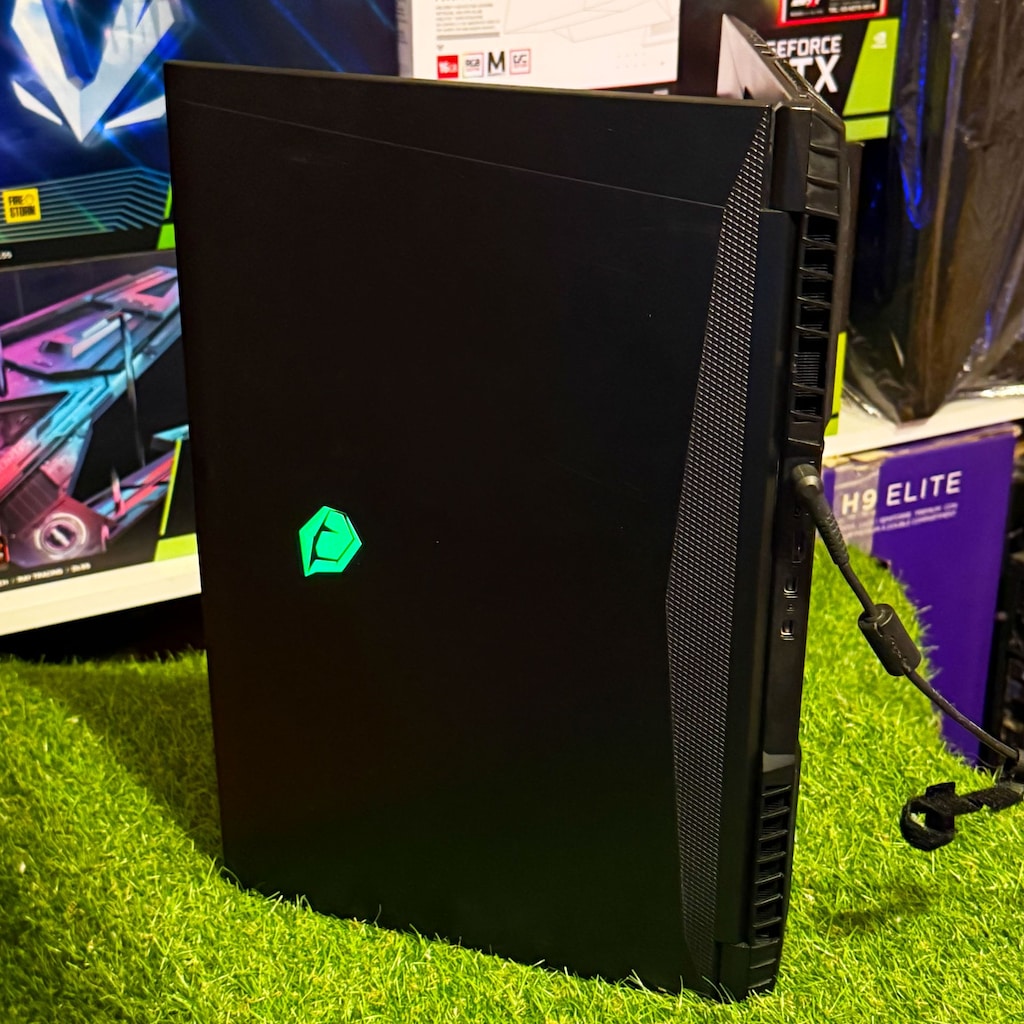 MONSTER 17.3" 144Hz IPS / i7-10750H / 32GB RAM / RTX 2060 6GB - 6