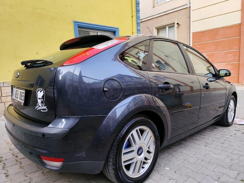 Ford Focus Ghia 1.6 2007 Model - 9