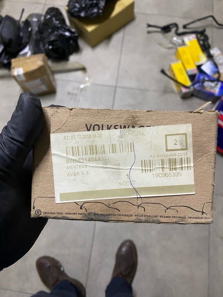 8W0831404A Menteşe Audi A4 Kapı Alt Menteşesi - 3