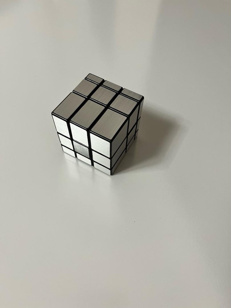 Metalik Gri Geometrik Zeka küpü - 2