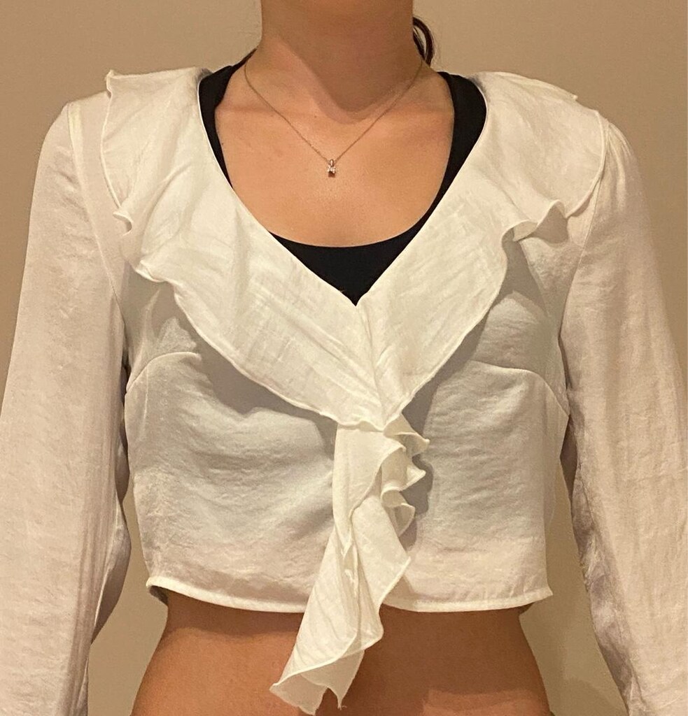 Beyaz Fırfırlı Crop Bluz