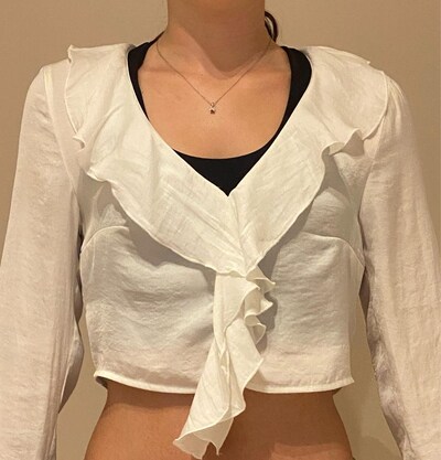 Beyaz Fırfırlı Crop Bluz