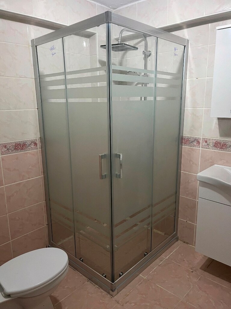 Duşakabin ve banyo dolabı - 3