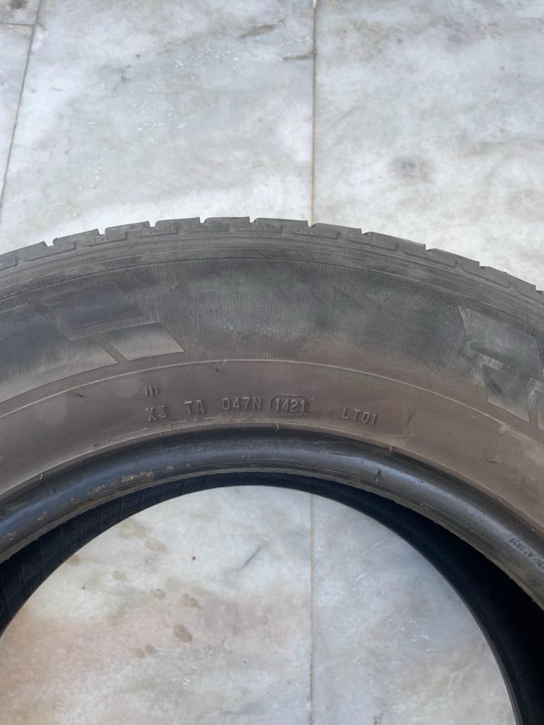 Pirelli 235 65 16C - 3