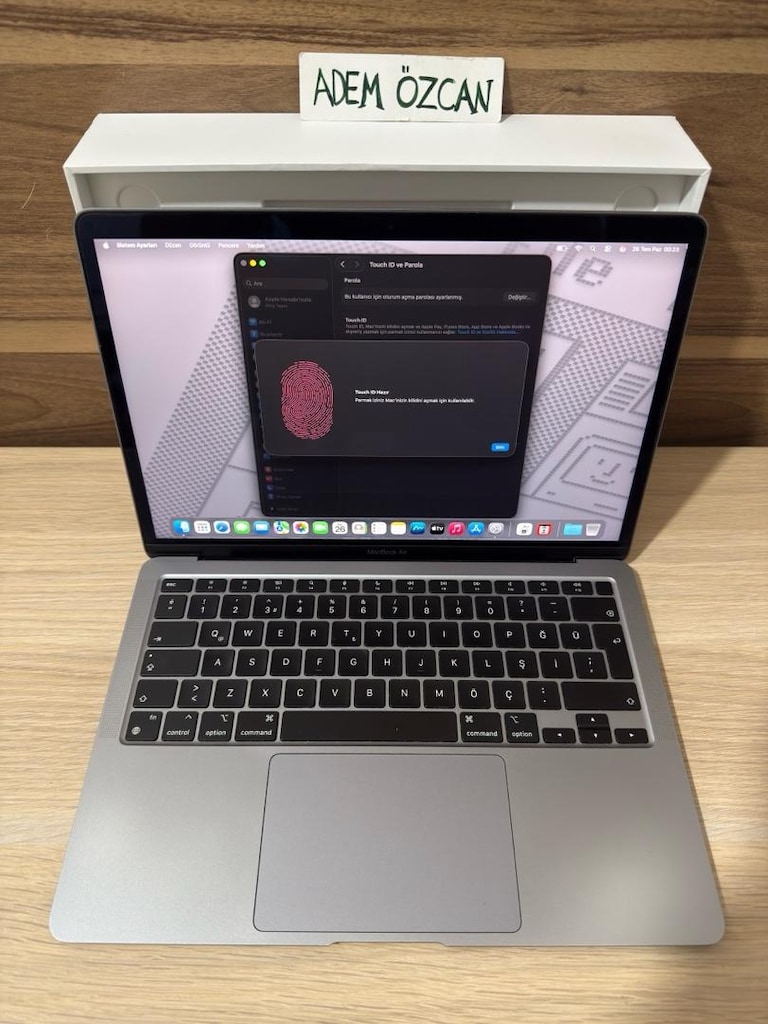 MacBook Air / M1 / 13 inç / 8 GB Ram / 256 GB Ssd - 4