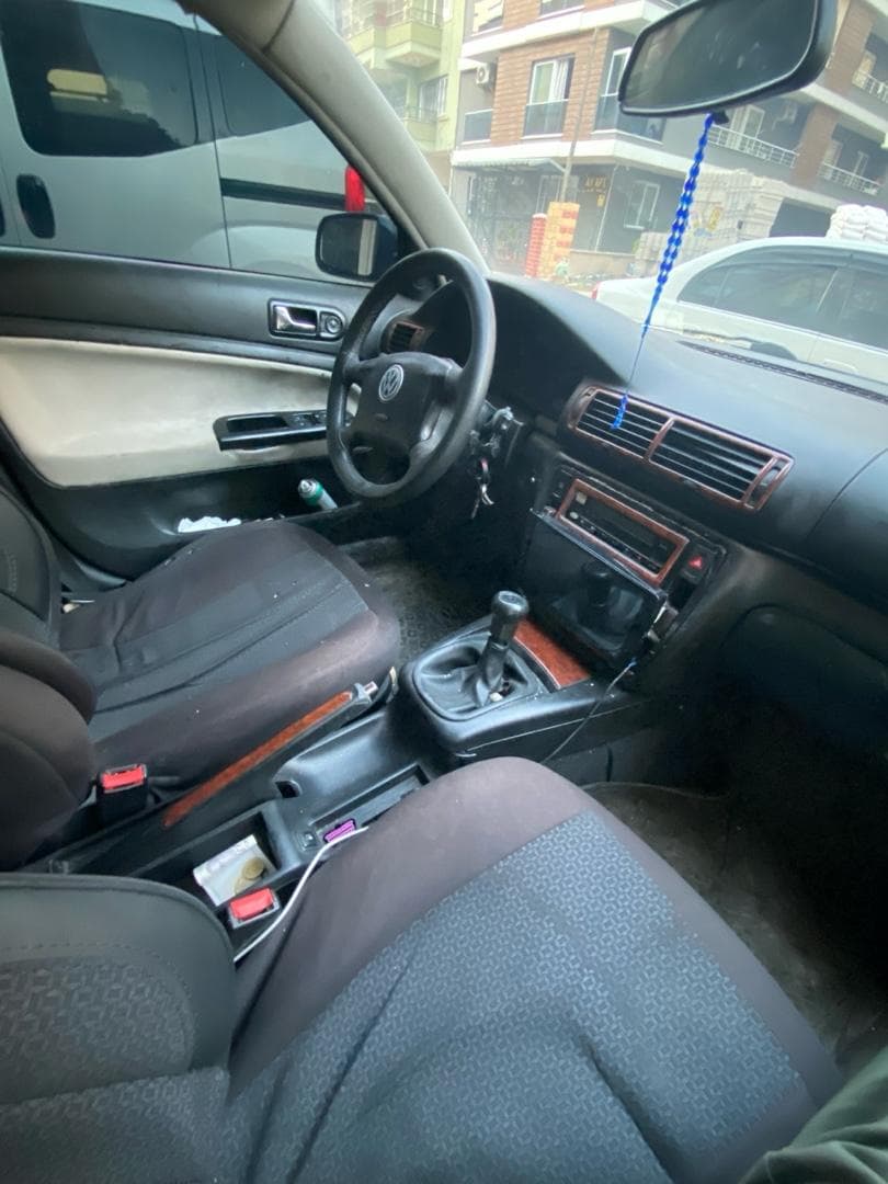VOLKSWAGEN PASSAT 1.9 TDI - 7