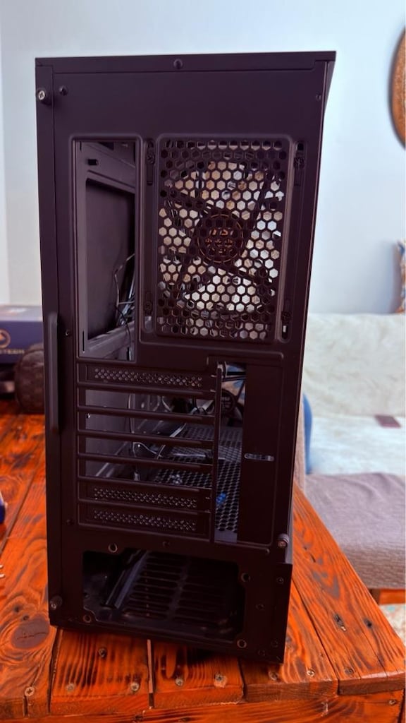 MSI MAG FORCE 112R KASA - 7