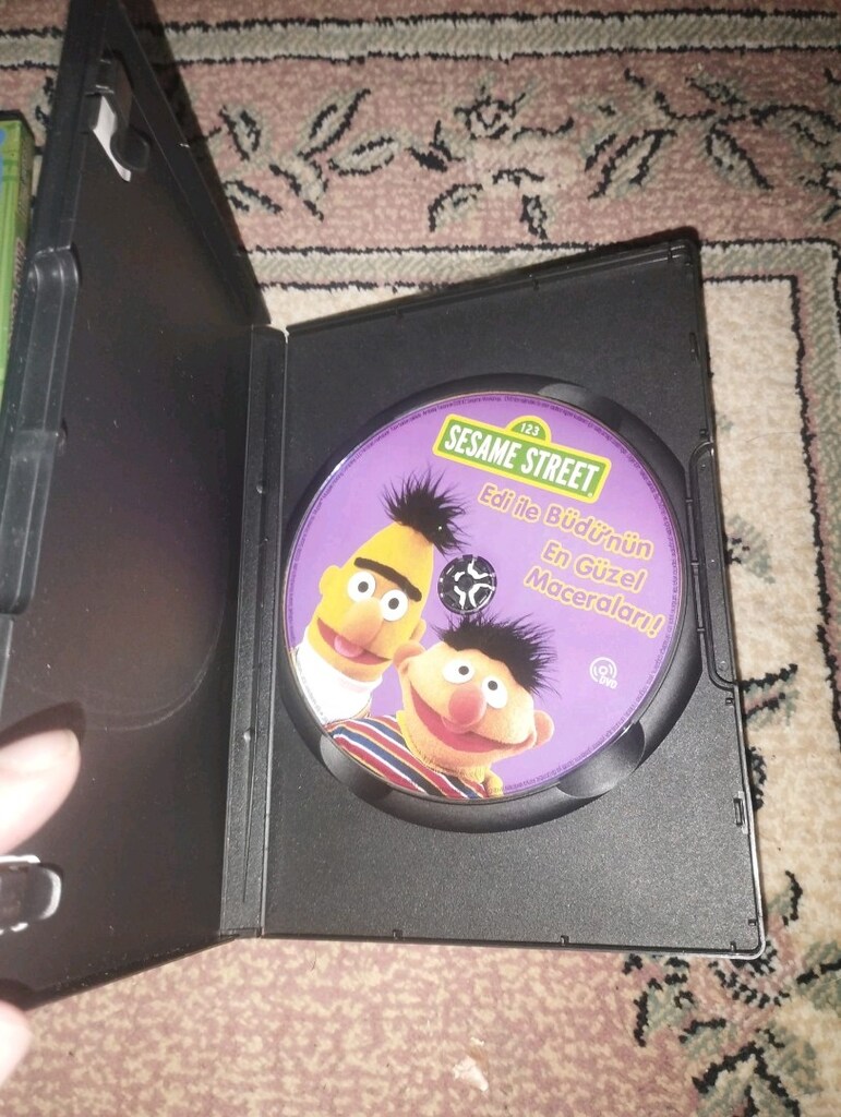 Susam Sokağı Edi Büdü Dvd ler - 3