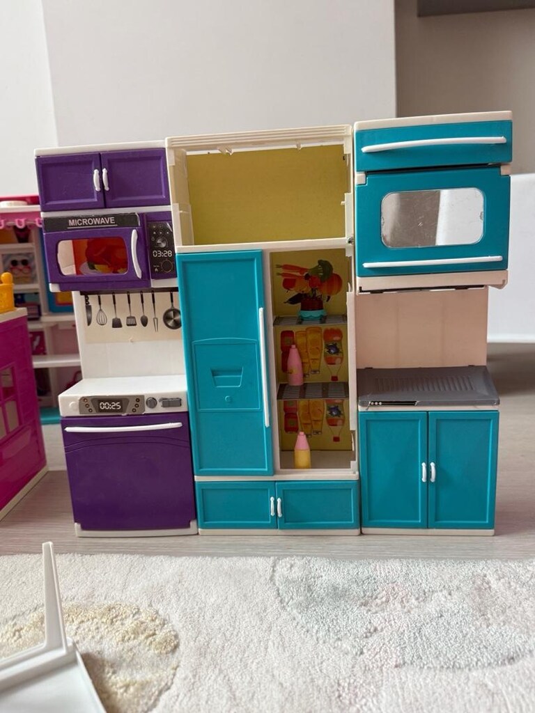 oyuncak barbie Gıyım odası barbie evı Barbie mutfagı - 9