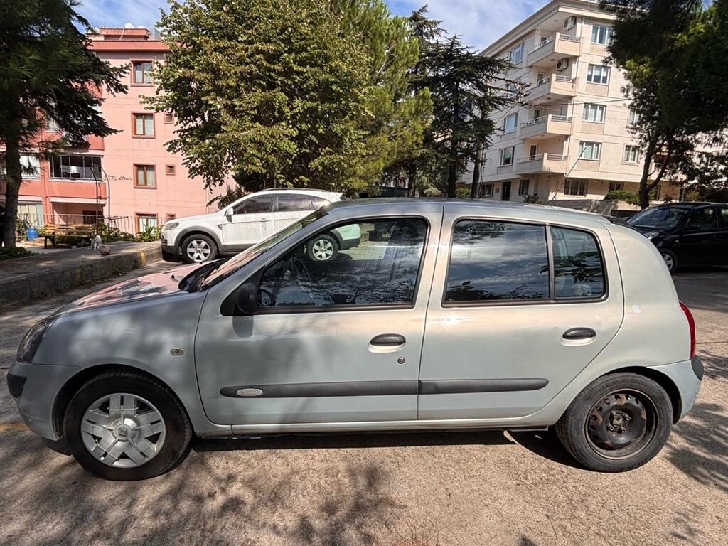 Sahininden 2005 model Renault Clio 1.2 16V - 2