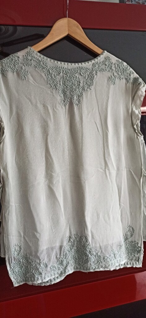 zara m beden islemeli bluz — görsel 8/9