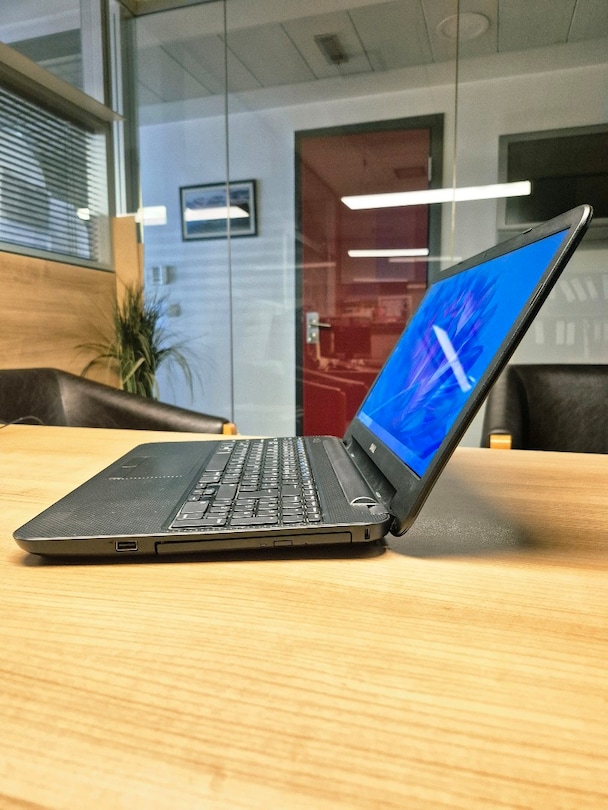 Laptop DELL i5 İşlemci 256GB SSD 8GB Ram Pili Sağlam - 4