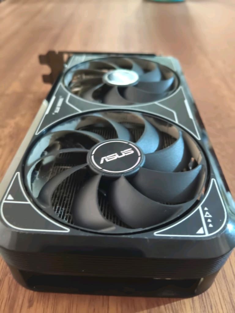 ASUS RTX 4060 - 6