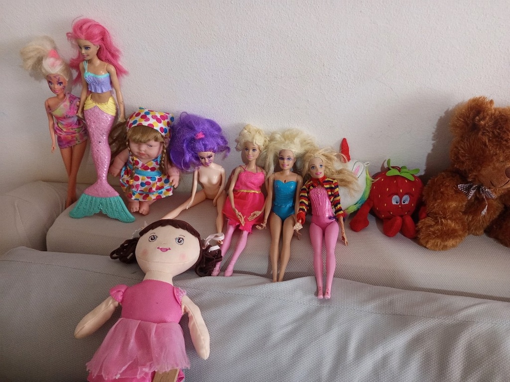 peluş oyuncaklar ve Barbie bebekler - 2
