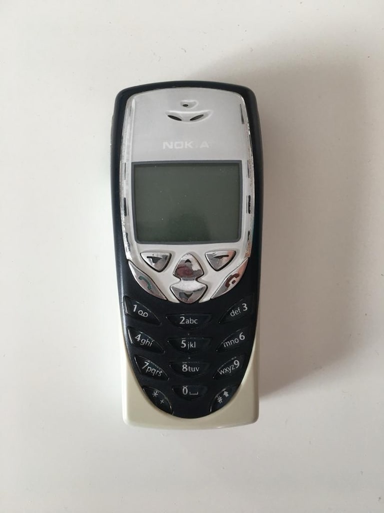 Nokia 8310 Retro Tuşlu Cep Telefonu - 4