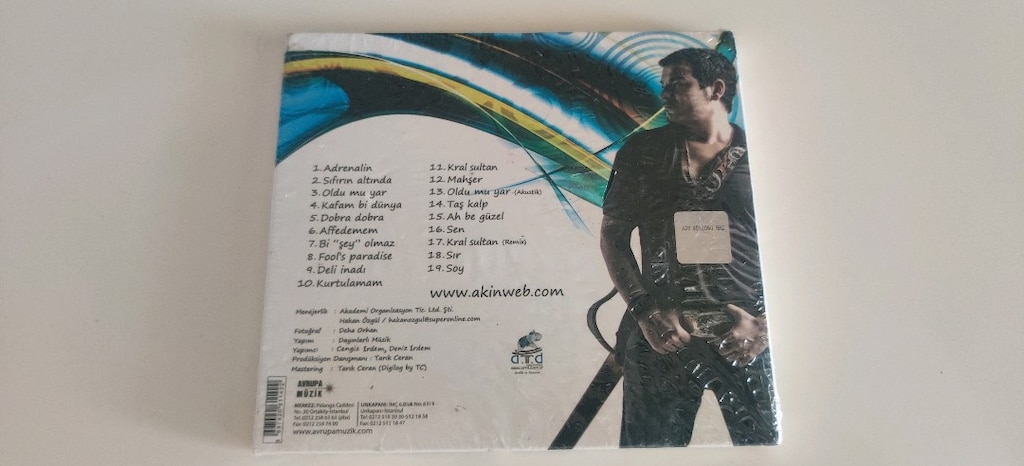 Akın'ın 2009 yılında çıkardığı "Adrenalin" albümü. - 2