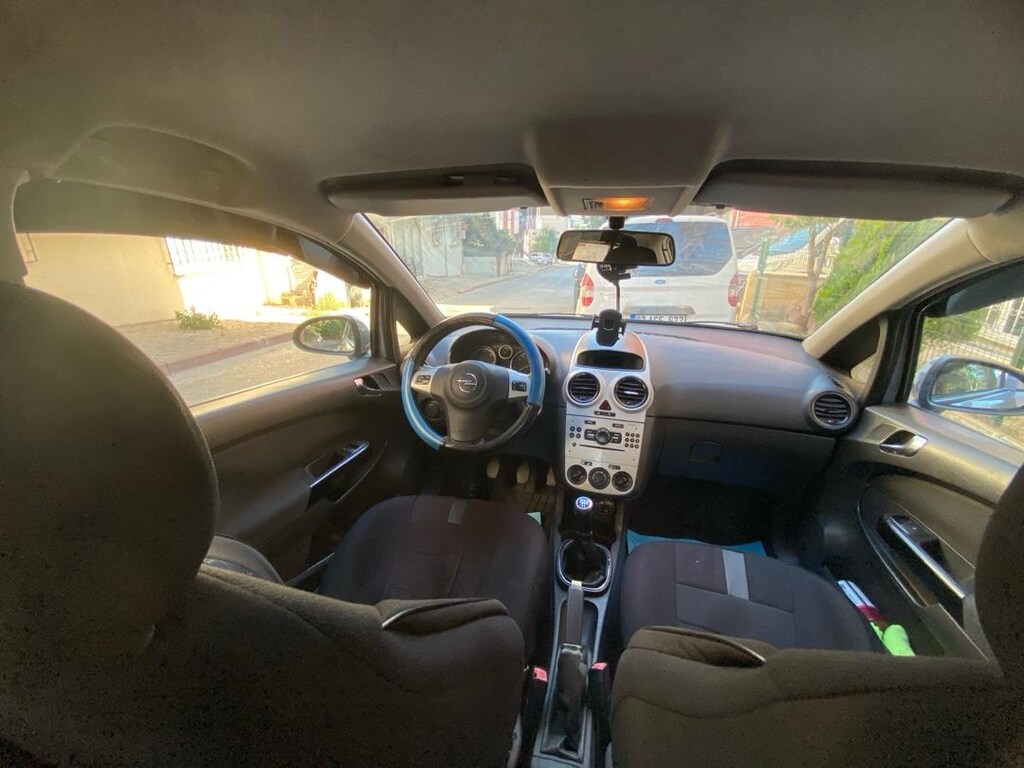 2009 model Opel corsa - 6